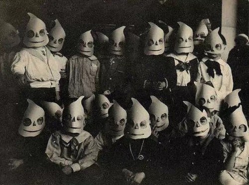 creepy vintage halloween costumes - atchuup (6)