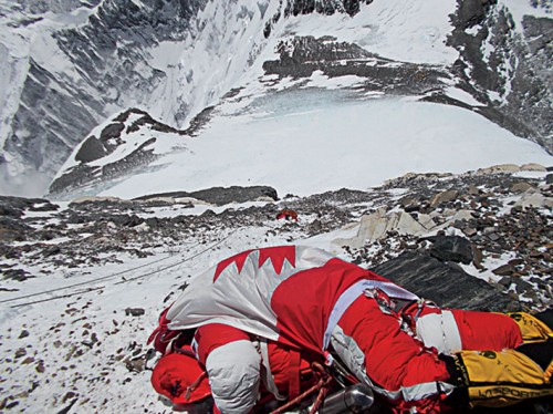 over-200-bodies-on-mount-everest-used-as-landmarks-here-are-a-few-of