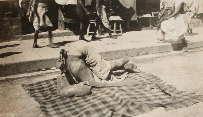 14 Interesting Photos of Indian Fakirs – Atchuup! – Cool Stories Daily 14 Interesting Photos of Indian Fakirs – Atchuup! – Cool Stories Daily