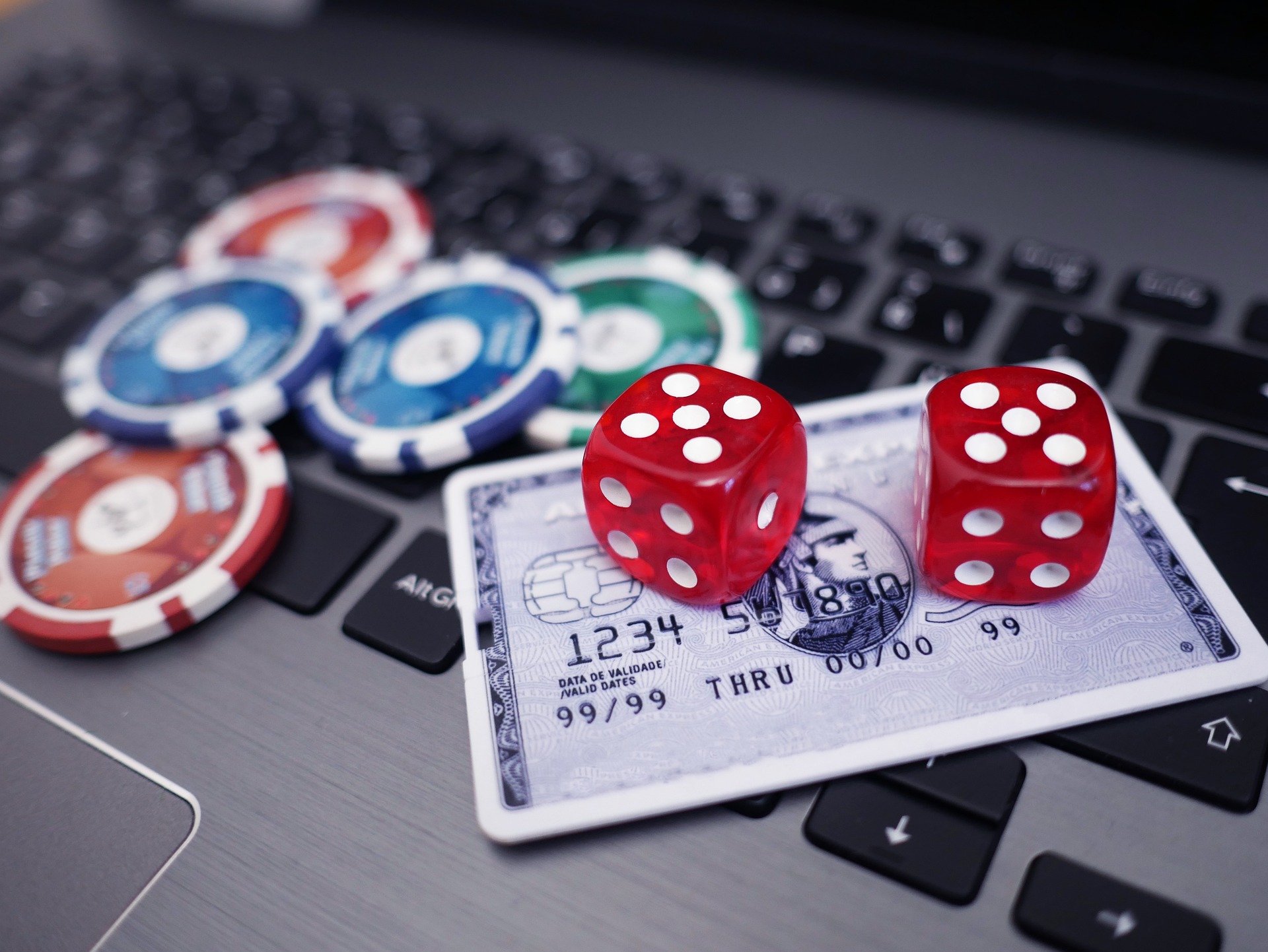 Big Data Transforms Online Casinos: Personalizing Player Experience with Analytics