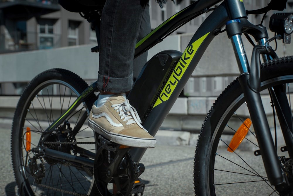 Breaking Down E-bike Motors: How They Work and What to Look For