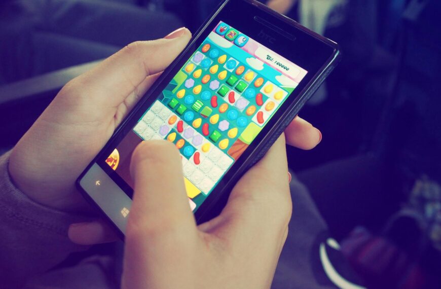 Why Are More People Moving From Console to Mobile Gaming?