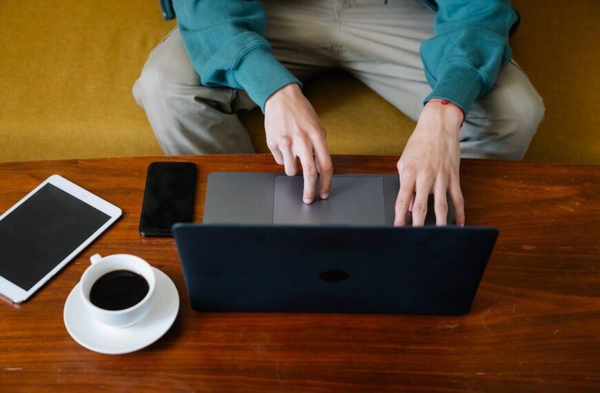 What Powers the Most Captivating Personal Projects and Online Narratives?